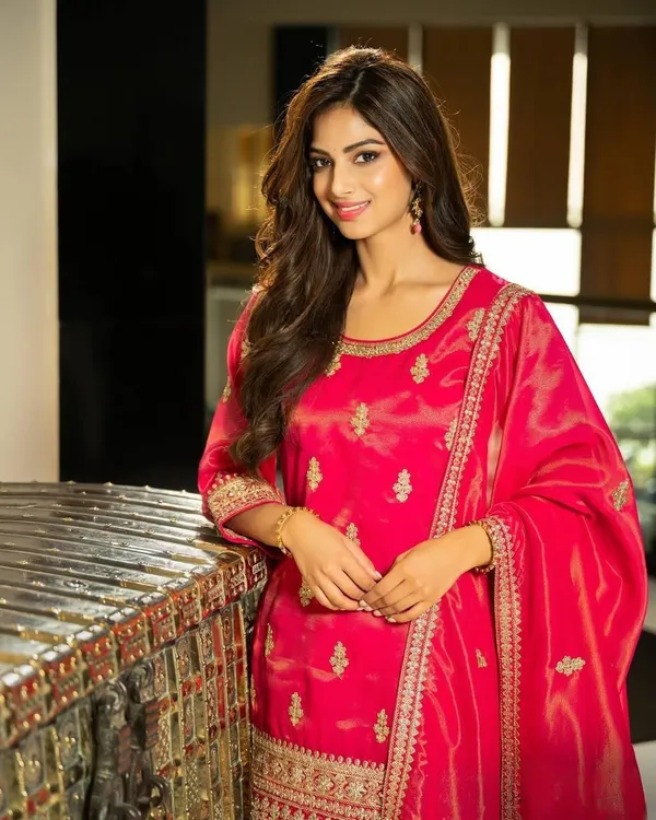 Crimson_Charm_Sharara