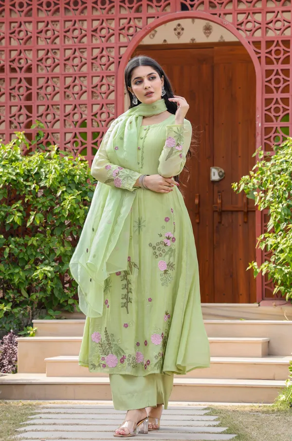 Mul_Chenderi_Embroidered_Applica_Work_Kurta_Pant_&_Dupatta_For_Women