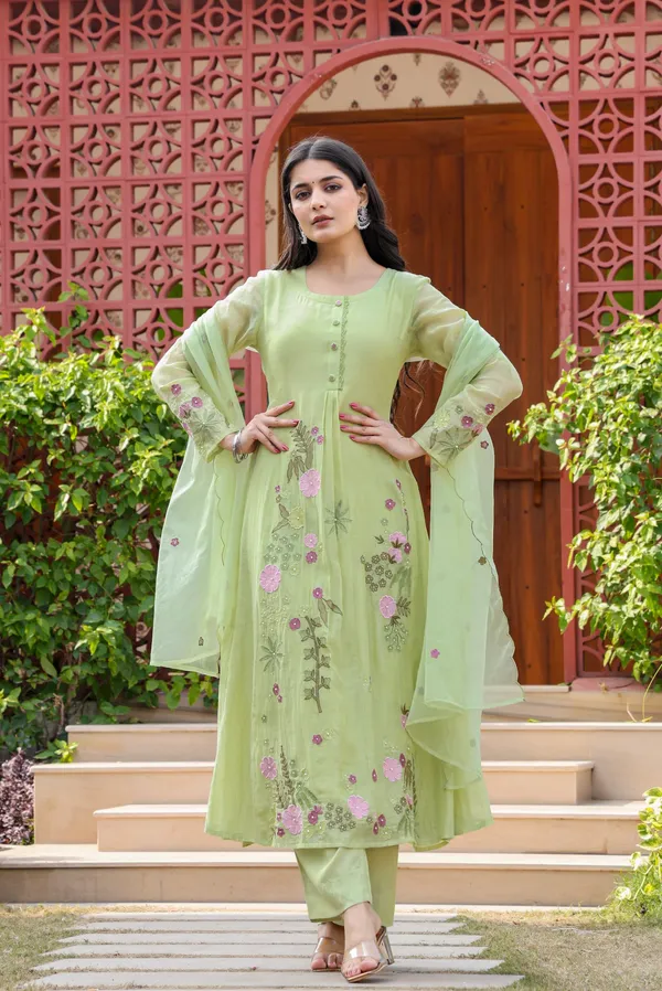 Mul_Chenderi_Embroidered_Applica_Work_Kurta_Pant_&_Dupatta_For_Women
