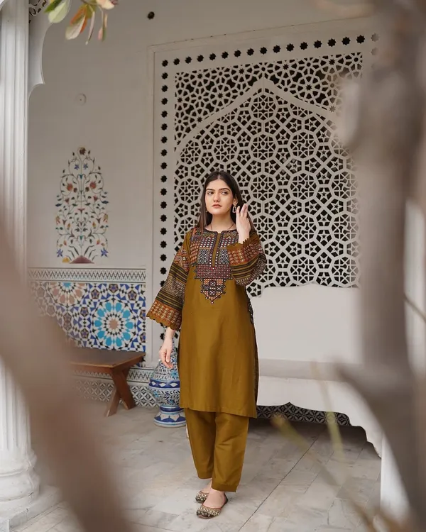 Roman_Silk_Sequence_Embroidered_Work_Kurta_Pant_With_Dupatta_For_Women