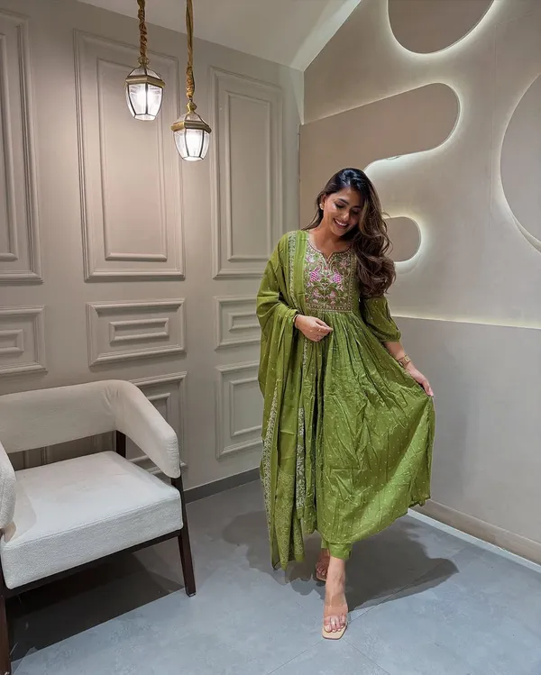 Cotton_Embroidered_Anarkali_Suit_For_Women