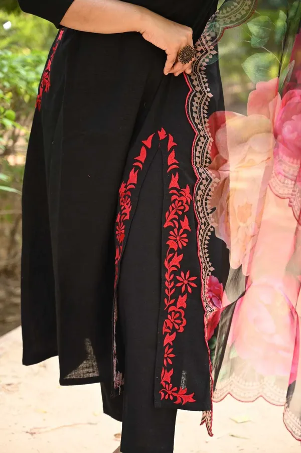 Black_Solid_Thread_Embroidered_Kurta_Pant_&_Dupatta_For_Women