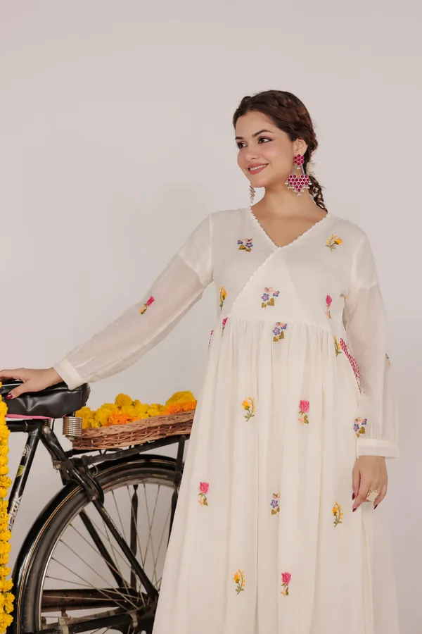 Haldi_Special_Cotton_Embroidered_Kurta_&_Pant_For_Women