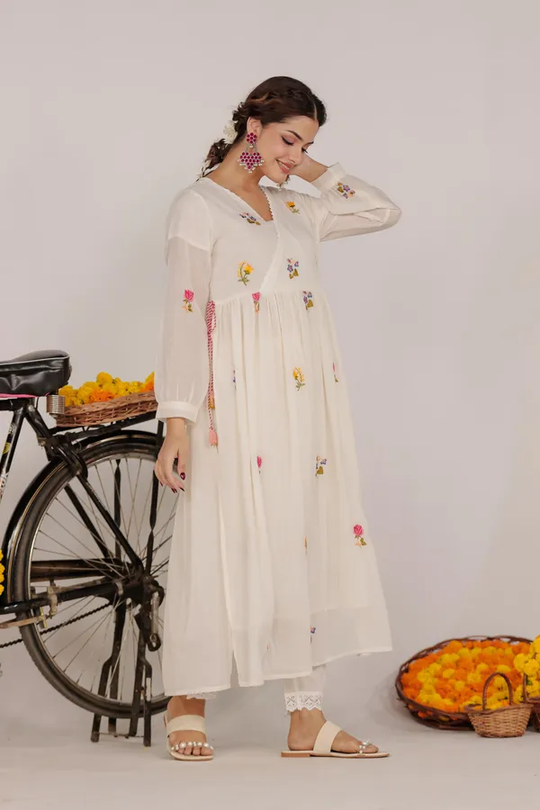 Haldi_Special_Cotton_Embroidered_Kurta_&_Pant_For_Women