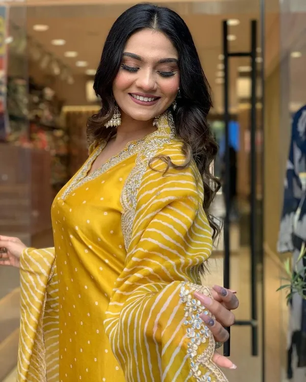 Beautiful_Banana_Silk_Embroidered_Straight_Kurti_Pant_With_Dupatta_For_Women