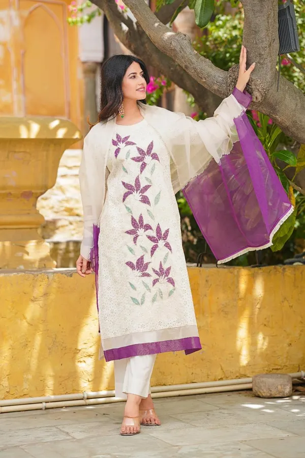 Cotton_Schiffli_A-Line_Kurta_Set_With_Lining_With_Pant_&_Organza_Dupatta_For_Women