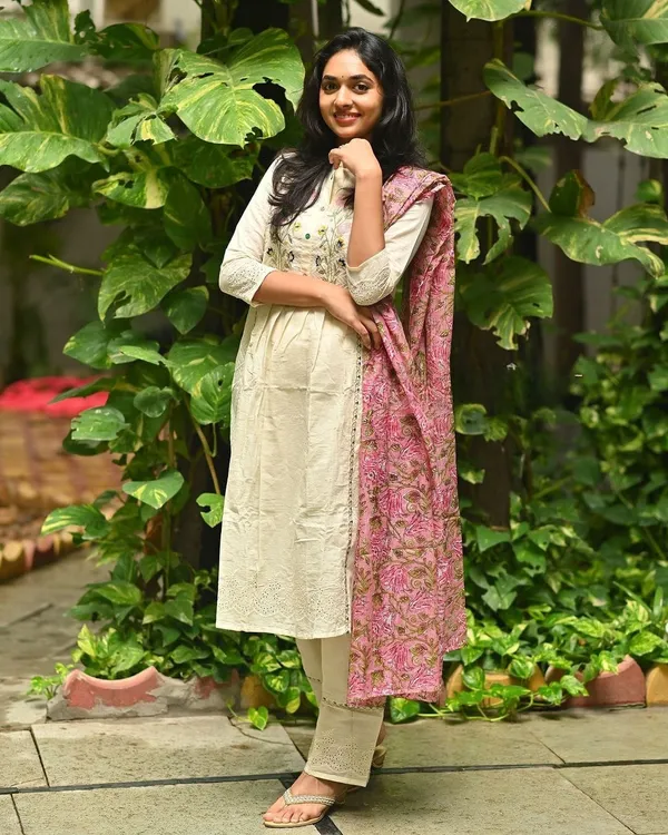Cotton_Dobby_Self_Zikzak_&_Schiffli_Kurta_Pant_With_Dupatta_For_Women