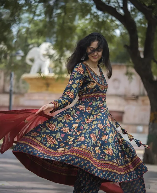 Cotton_Sequence_Katha_Embroidered_&_Crosia_Lace_Work_Anarkali_Suit_For_Women