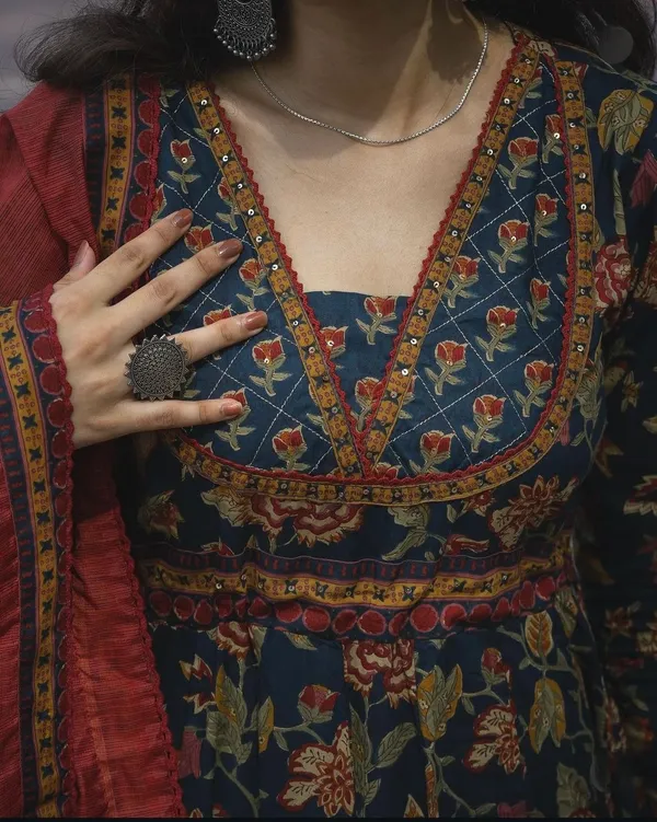Cotton_Sequence_Katha_Embroidered_&_Crosia_Lace_Work_Anarkali_Suit_For_Women