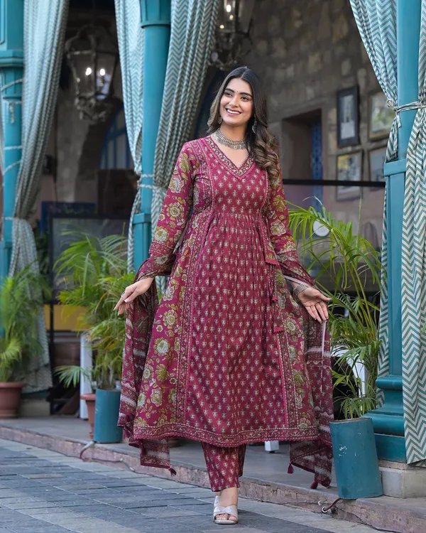 Cotton_Dabu_Printed_&_Embroidered_Kurta_Pant_&_Dupatta_Set_For_Women