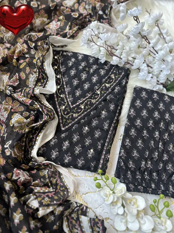 Cotton_Dabu_Printed_&_Embroidered_Kurta_Pant_&_Dupatta_Set_For_Women