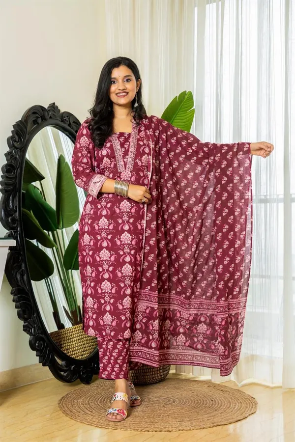 Red_Cotton_Block_Print_Kurta_Pant_With_Dupatta_For_Women