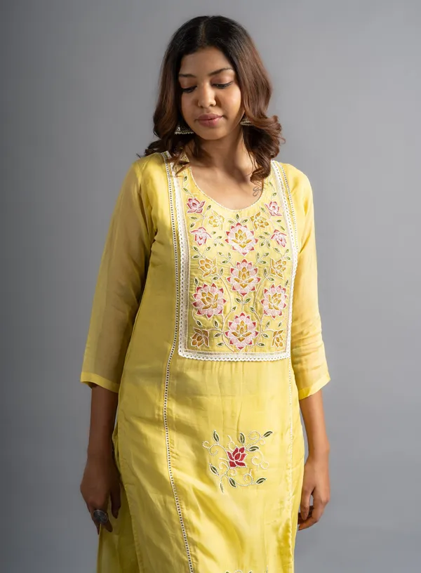 Parchment_Yellow_Embroidered_Organza_Silk_Kurta_Set_(Set_Of_3)_For_Women