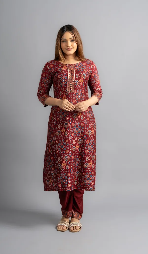 Maroon_Cotton_Printed_Kurta_Pants_With_Dupatta_(Set_Of_3)_For_Women