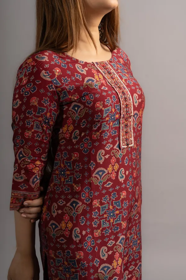 Maroon_Cotton_Printed_Kurta_Pants_With_Dupatta_(Set_Of_3)_For_Women