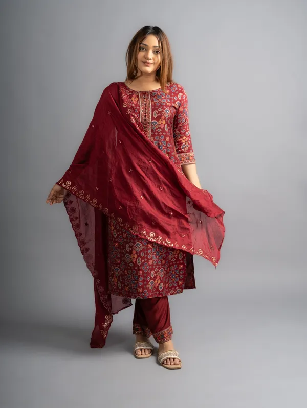Maroon_Cotton_Printed_Kurta_Pants_With_Dupatta_(Set_Of_3)_For_Women