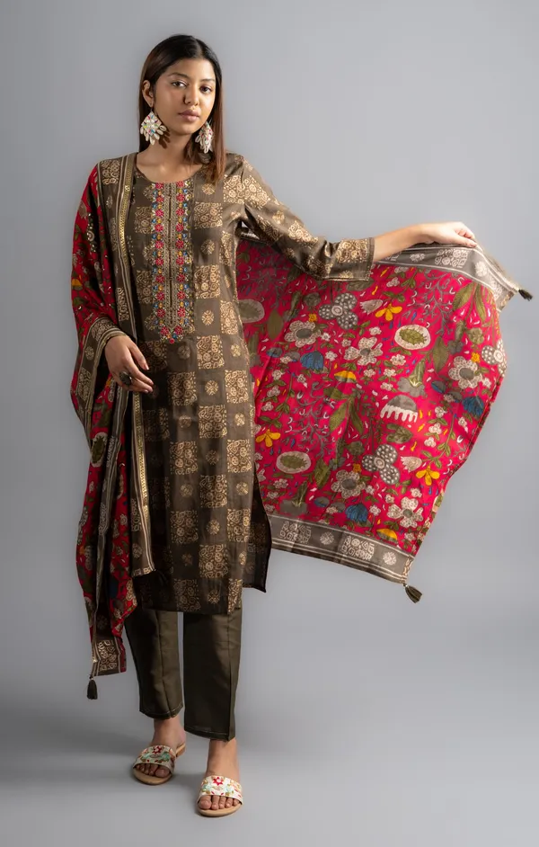 Henna_Silk_Brown_Printed_Kurta_Pants_With_Red_Dupatta_(Set_Of_3)_For_Women