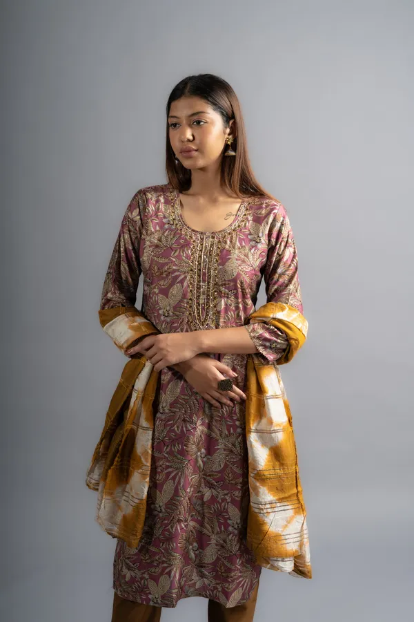 Lavender_Floral_Printed_Kurta_Pants_With_Dupatta_(Set_Of_3)_For_Women