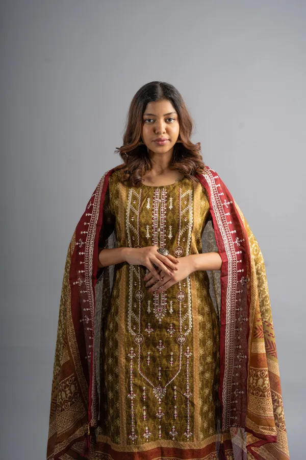Henna_Green_Embroidered_Cotton_Kurta_Pants_With_Dupatta_(Set_Of_3)_For_Women