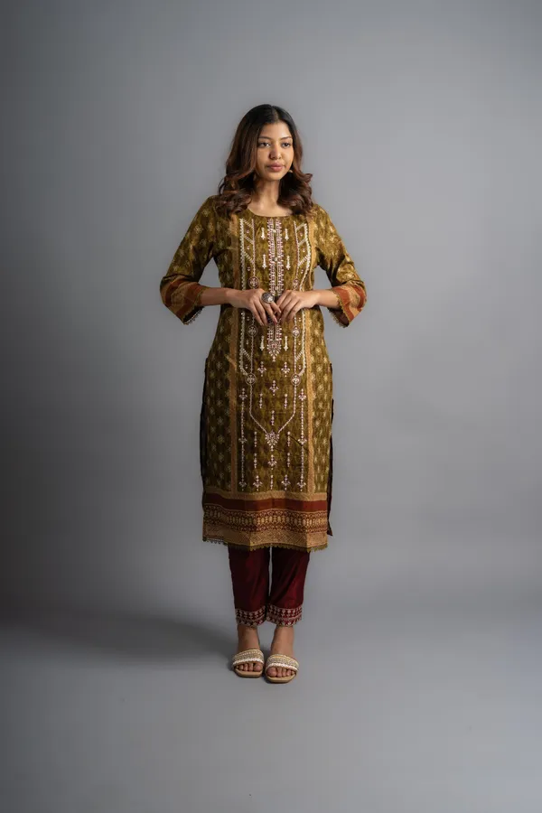 Henna_Green_Embroidered_Cotton_Kurta_Pants_With_Dupatta_(Set_Of_3)_For_Women