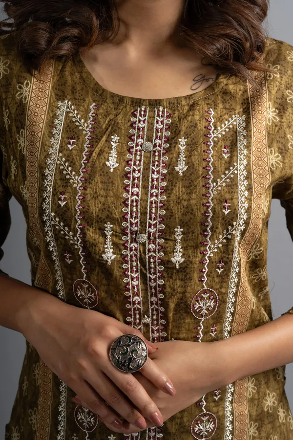 Henna_Green_Embroidered_Cotton_Kurta_Pants_With_Dupatta_(Set_Of_3)_For_Women