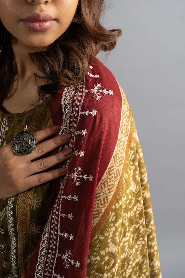 Henna_Green_Embroidered_Cotton_Kurta_Pants_With_Dupatta_(Set_Of_3)_For_Women