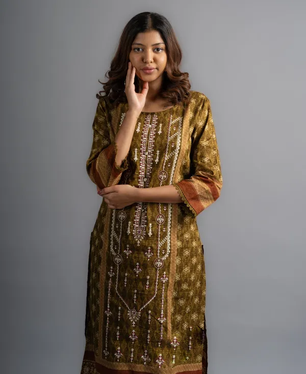 Henna_Green_Embroidered_Cotton_Kurta_Pants_With_Dupatta_(Set_Of_3)_For_Women