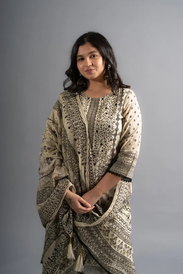 Champagne_White_Cotton_Embroidered_Kurta_Pants_With_Dupatta_(Set_Of_3)_For_Women