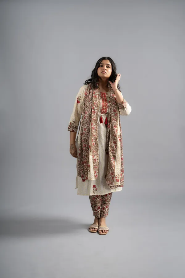 Cream_White_Cotton_Printed_Kurta_Pants_With_Dupatta_(Set_Of_3)_For_Women