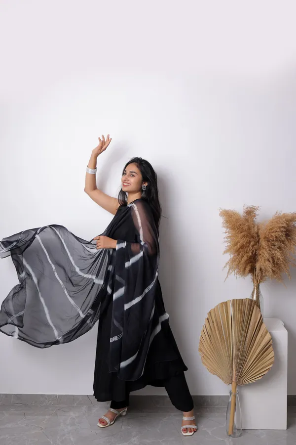 Solid_Black_Pleated_Kurta_Trousers_With_Dupatta_For_Women