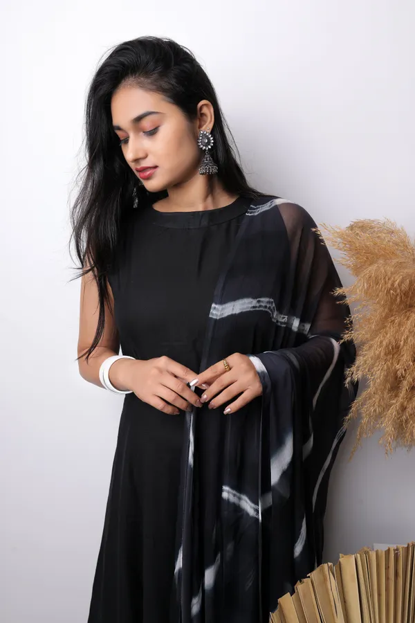 Solid_Black_Pleated_Kurta_Trousers_With_Dupatta_For_Women