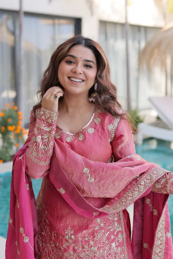 Ros??Noor_Sharara_Suit_Set