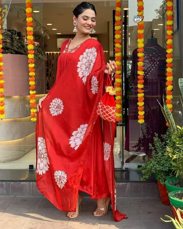 Ruby_Adda_Embroidered_Kurta_Set
