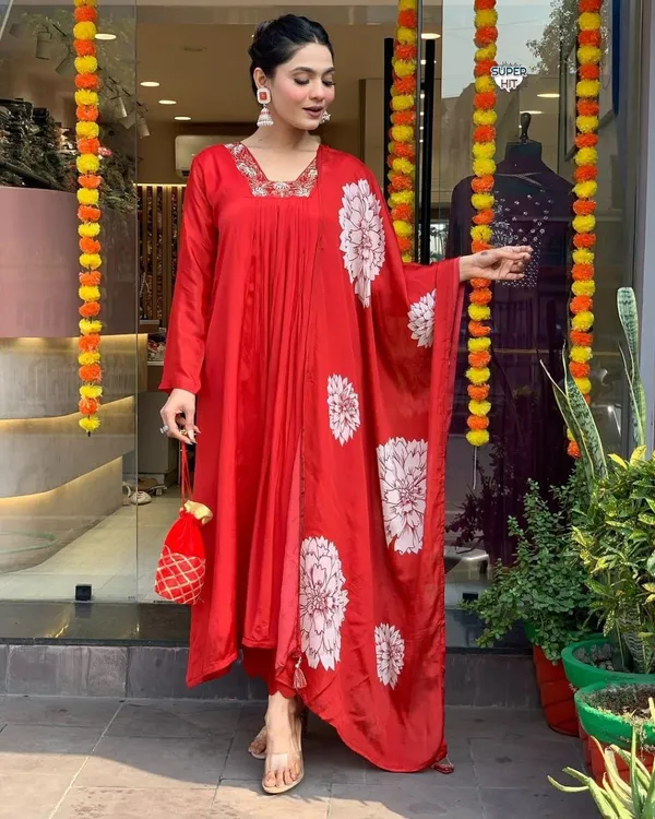 Ruby_Adda_Embroidered_Kurta_Set