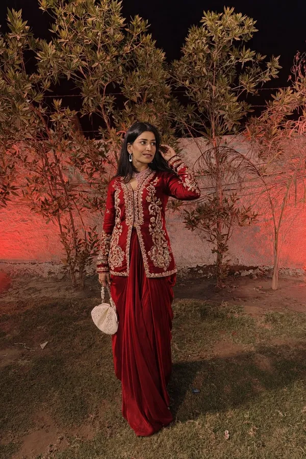 Scarlet_Embroidered_Koti_Set