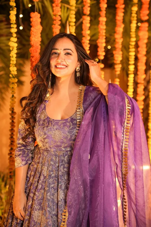Sitara_Lilac_Gown