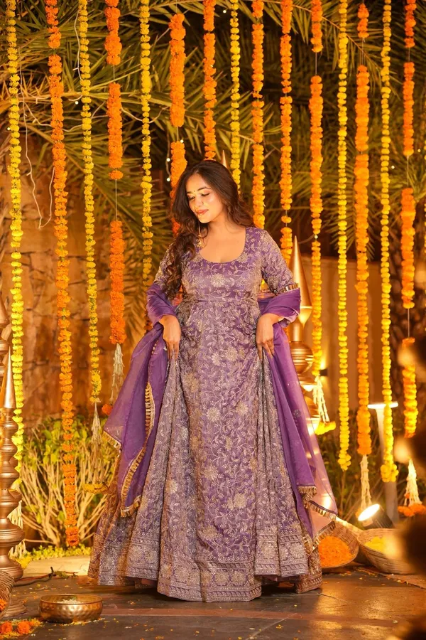 Sitara_Lilac_Gown