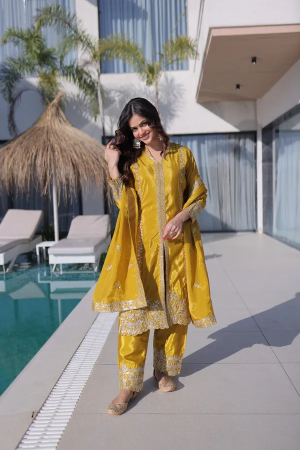 Sunehri_Aafreen_Suit_Set