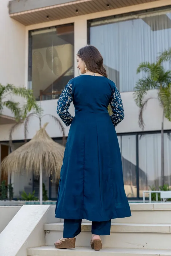Teal_Blue_Silk_Embroiderd_Kurta_Suit_Set