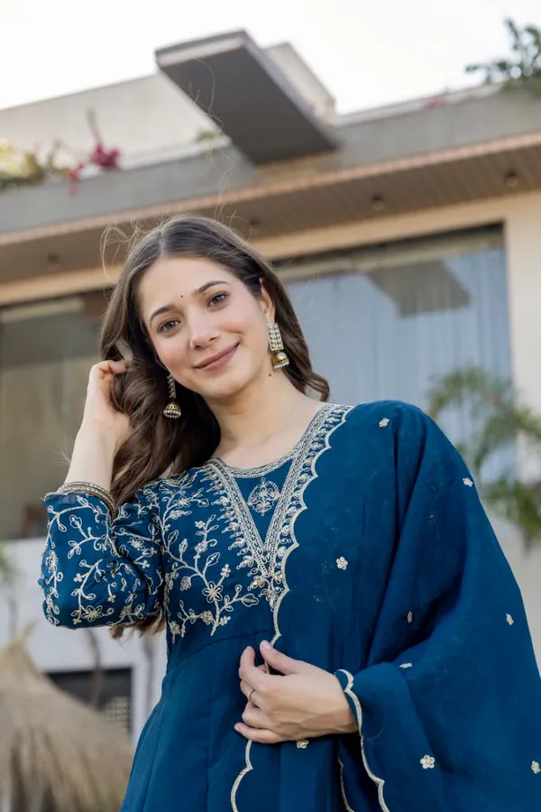Teal_Blue_Silk_Embroiderd_Kurta_Suit_Set