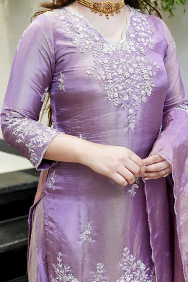 Lilac_Noor_Embroidered_Set