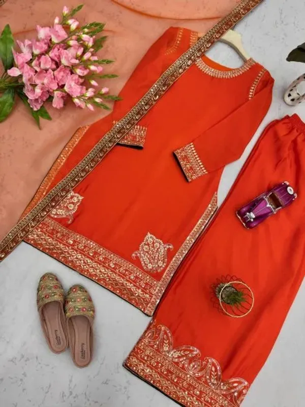 Zareen_Saffron_Embellished_Kurta_Set