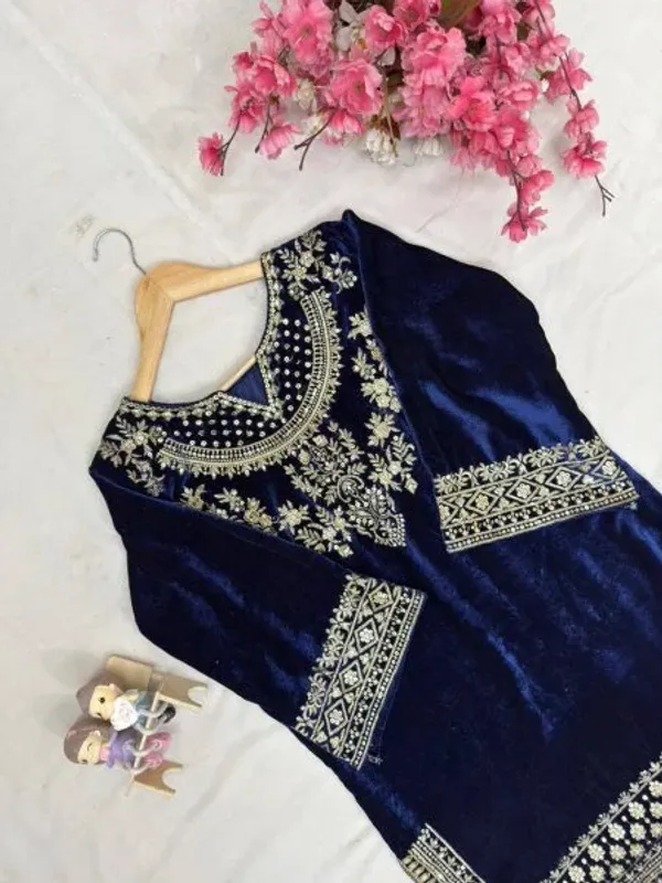 Navy_Velvet_Embroidered_Kurta_Plazzo