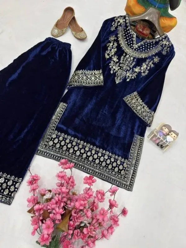 Navy_Velvet_Embroidered_Kurta_Plazzo