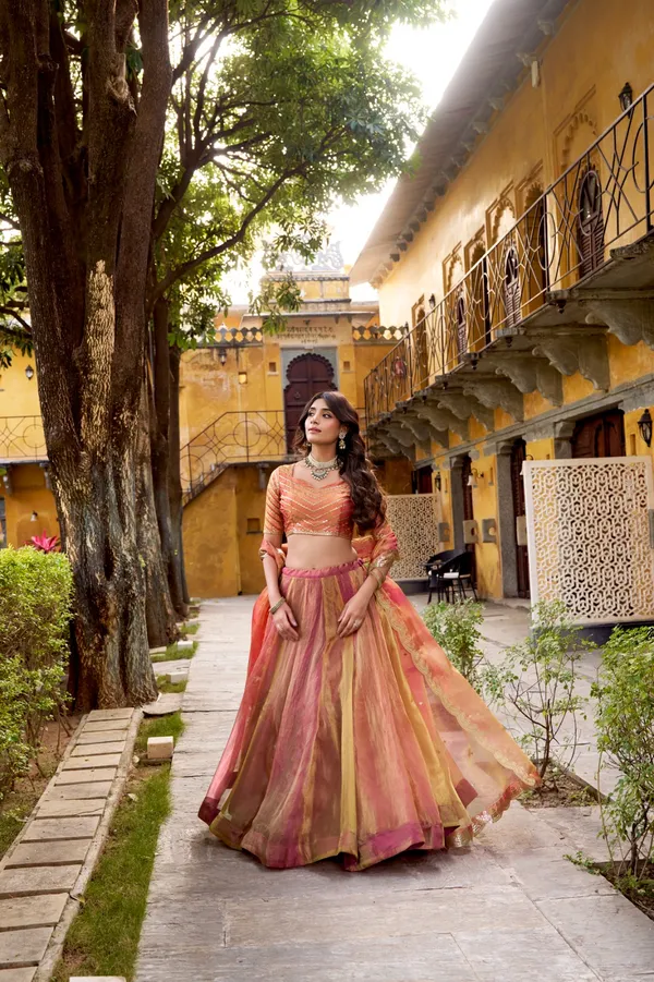 Ros_Gleam_Lehenga