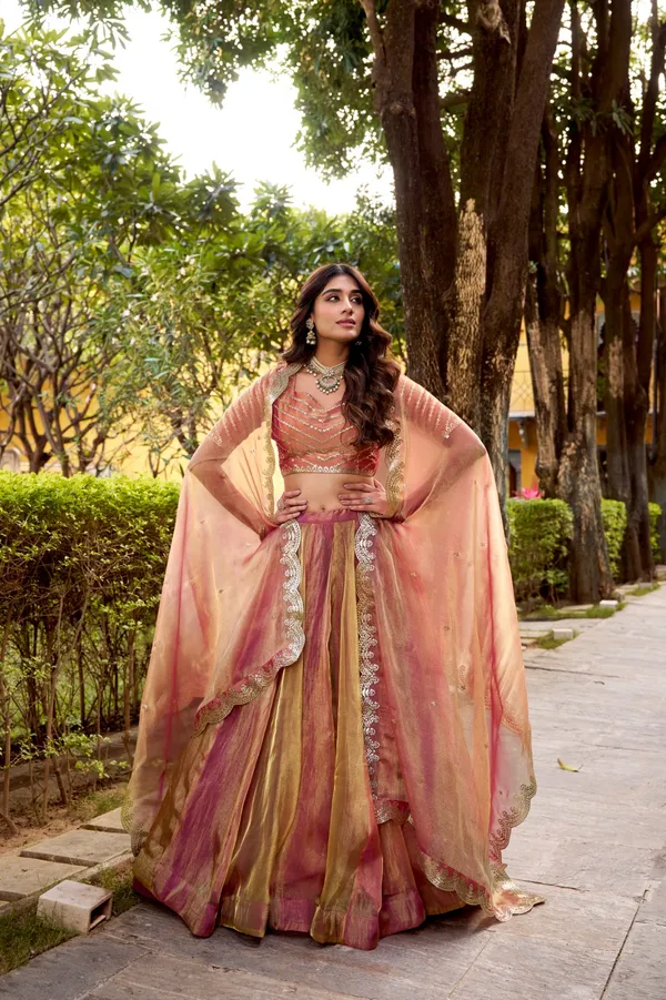 Ros_Gleam_Lehenga