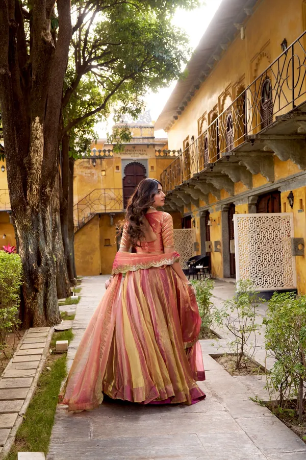 Ros_Gleam_Lehenga