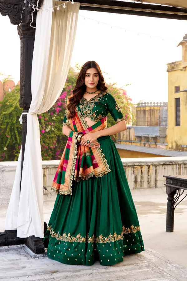 Emerald_Forest_Glow_Lehenga