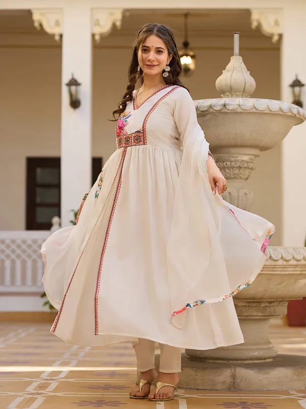 Ivory_Blossom_Suit_Set