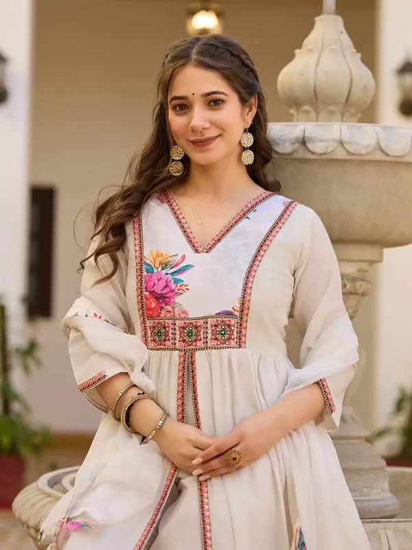 Ivory_Blossom_Suit_Set
